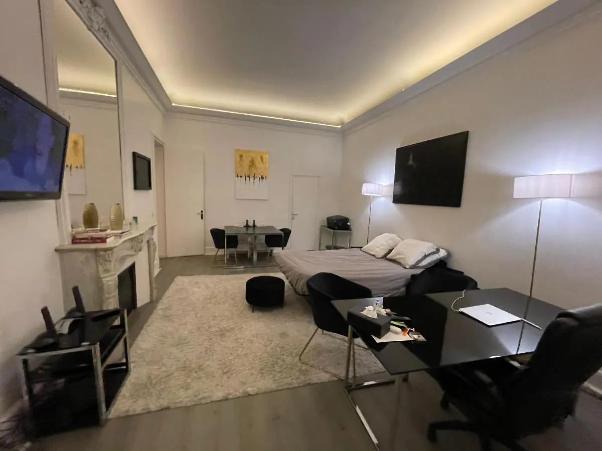 Luxe Apartment Champs Elysees & Trocadero Paris 0*,  France