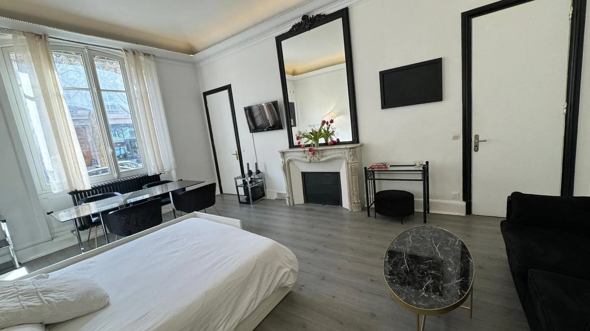 Luxe Apartment Champs Elysees & Trocadero Paris
